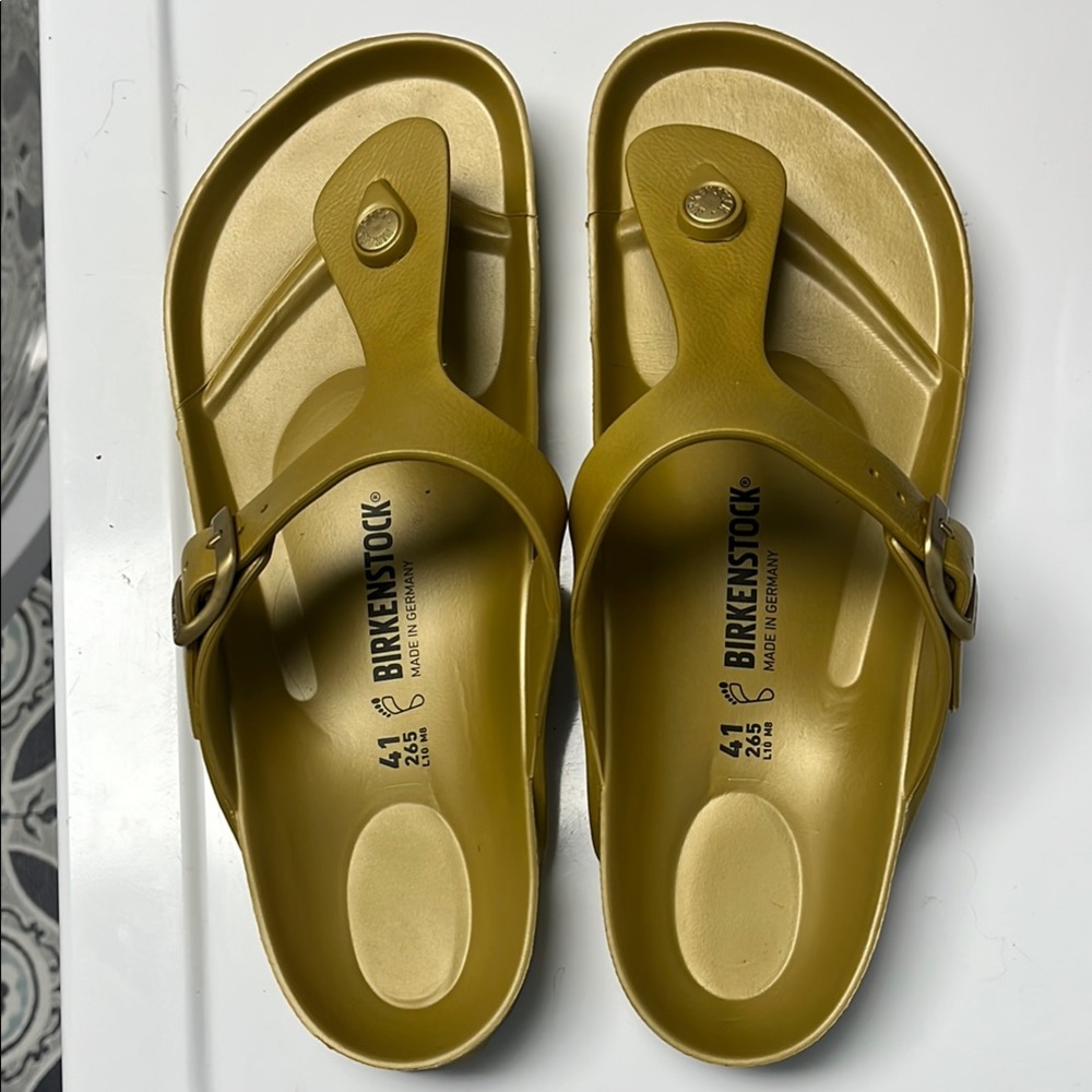 Birkenstock Metallic Gold Thong Sandals